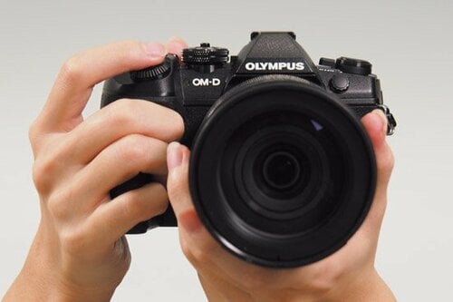 ［3位］ファインダー搭載の本格派ハイレベルでバランスが取れています イメージ2