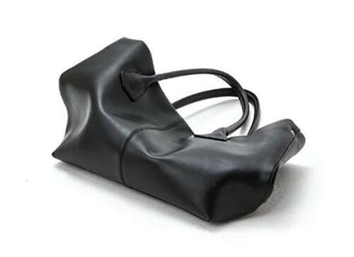 ふにゃふにゃバッグをシャキッとカバンが自立する「骨」を注入！ イメージ2