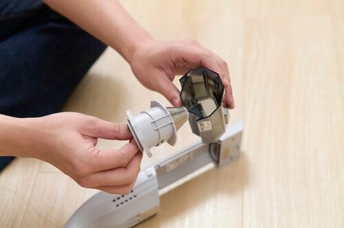 ②お手入れのラクさ 紙パック式コードレス掃除機おすすめ イメージ3