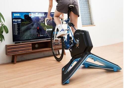 バーチャル空間を仲間と走れる！ Garmin「Tacx NEO 2T Smart」 イメージ