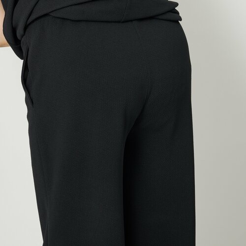 【参考テスト】タイトな服だとシルエットが気になる ナチュラ 吸水ショーツおすすめ イメージ5