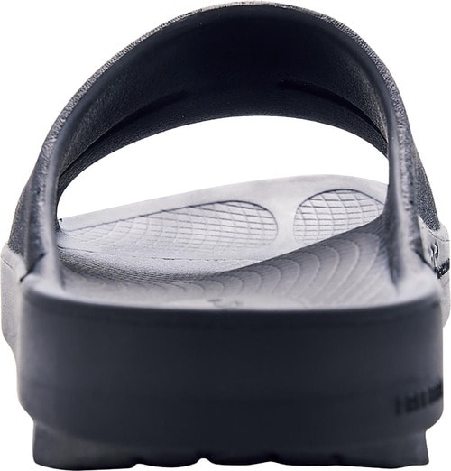 殿堂入りの理由:足が軽く感じるサンダル イメージ