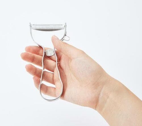 キッチン用品おすすめ 貝印 SELECT100 T型ピーラーグリップが手になじむ イメージ2