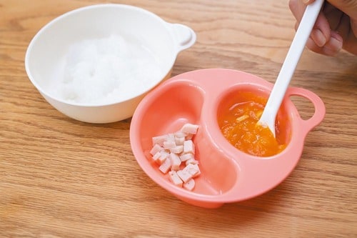 100均の優秀アイテム！「セリア」 離乳食食器セットおすすめ イメージ