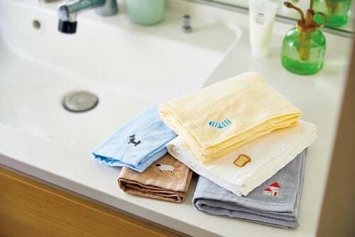 雑貨屋にありそうほど高品質 刺繍がかわいい“セリア”のタオル イメージ