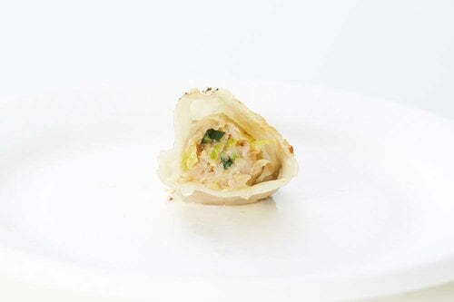 17位:【香川県】ぎゅっと詰まった具「ひら井の肉餃子」 餃子おすすめ イメージ2