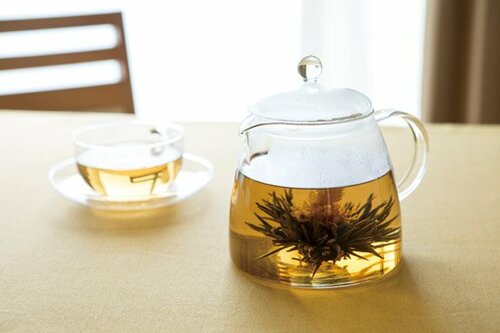 幅広で茶葉が広がりやすい電子レンジもOKのポット
