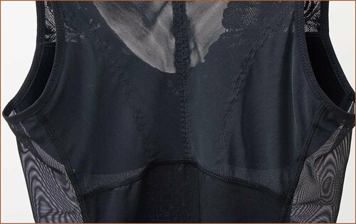 パワーネットなどで背中のハミ肉もスッキリ ボディシェイパーおすすめ イメージ