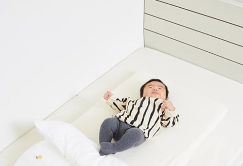 滑らかな手触りなので肌掛けにも使える ベビー布団おすすめ イメージ