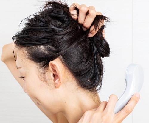 STEP2:予洗いする シャンプーブラシおすすめ イメージ