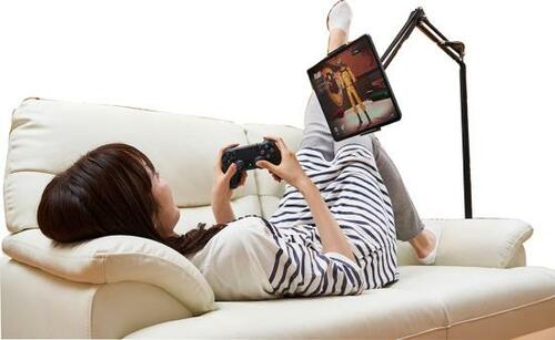 “ソファでまったり”が最高に！iPadで最大限遊べるグッズ イメージ