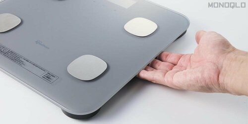 【本体の使いやすさ】使用時以外は収納したい派にはうれしい“くぼみ” 体組成計おすすめ イメージ