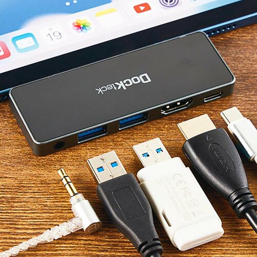 iPadの買うべき純正でない周辺機器おすすめ Dockteck iPad Pro USBハブ 5 in 1 アダプター イメージ1