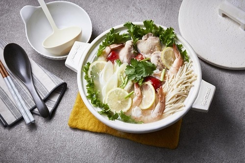 酸味ではなく旨みで押してくる意外性がいい! モランボン「糀レモン 鍋用スープ」 イメージ3