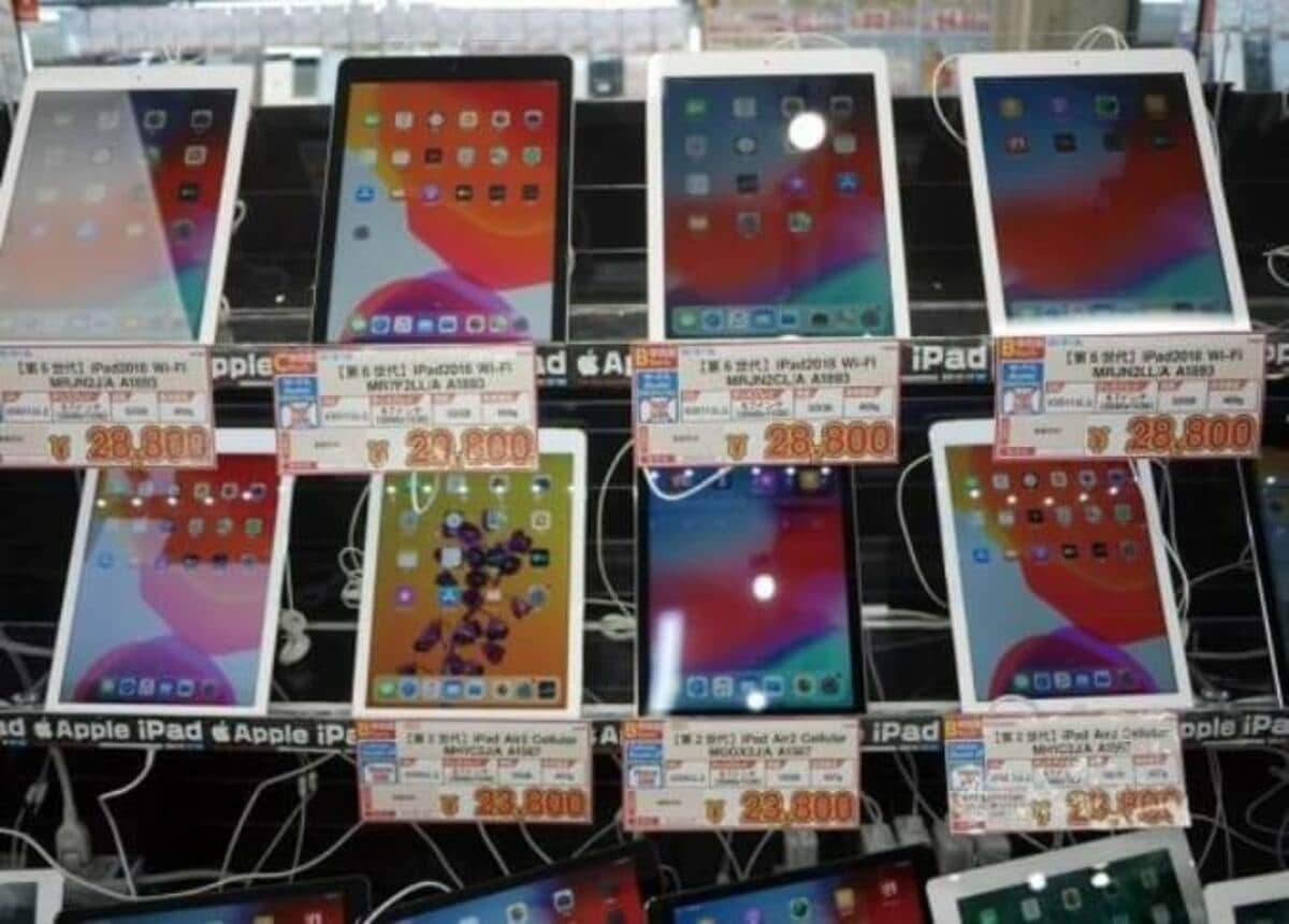 iPad 本体　未使用に近い　バッテリー良好 iPad 互換品【 新品 】iPad1 第1世代 初代 9.7