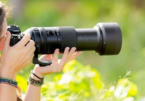 使いやすいサイズ タムロン「150-500mm F/5-6.7 Di III VC VXD (Model A057)」 イメージ2