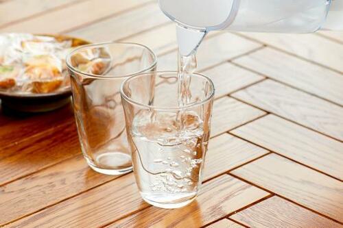 浄水ポットで水道水が綺麗でおいしい飲料水に！ イメージ2