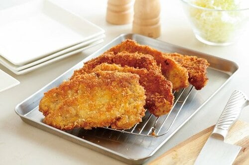 大きくてやわかい脂の甘みいっぱいの豚肉の切り身 イメージ2