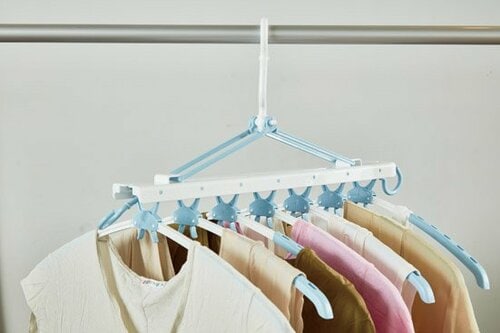伸縮タイプの物干しハンガーなら風が強くてもズレ落ちない