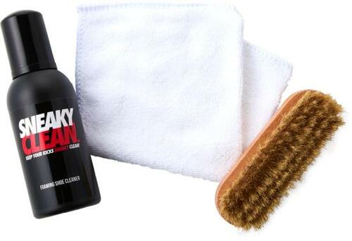 ソールの凸凹部分に弱い SNEAKY イメージ