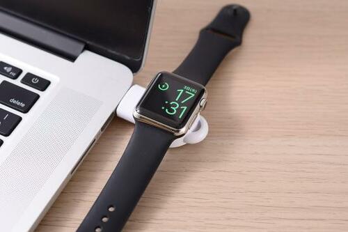 8位: ストラップ付きがうれしい OJBSEN「Apple Watch ワイヤレス充電器」