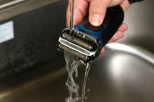 可動式ヘッド刃が肌に密着しっかり剃れる「シリーズ3」 イメージ2