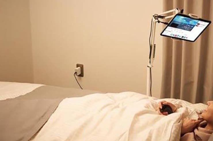 「寝ながら鑑賞」が超捗る、おすすめスマホ・タブレットホルダー｜家電批評・2021上半期ベストバイ