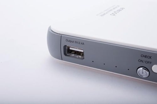 USBとACで急速充電マルチに使えて一石二鳥 イメージ2