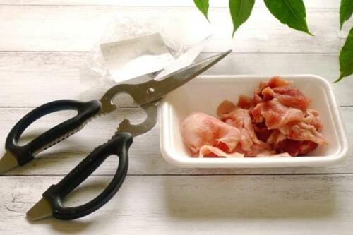 冷凍ワザ1：余ったお肉はジップロックにポンが正解！ イメージ