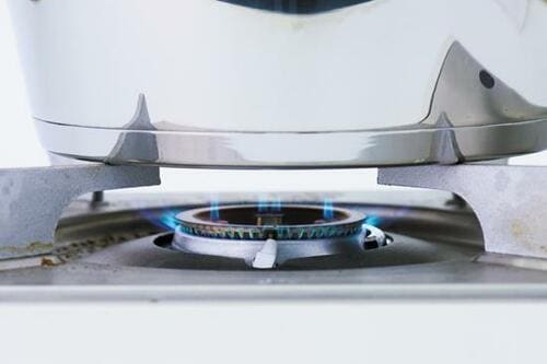 基本1:加熱し圧力をかけることで、内部が高温になり時短調理が可能に!