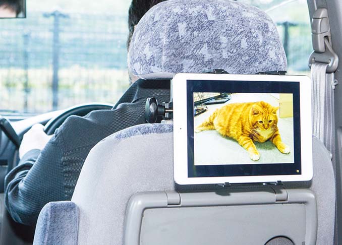 車がシアタールームに 一番お手軽にipadを取り付けられるホルダーを見つけた 360life サンロクマル