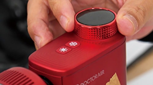 ボタンは若干押しにくい マッサージガンおすすめ イメージ