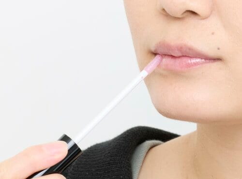 使用感:伸びが悪く仕上げに時間がかかる リップエッセンスおすすめ イメージ