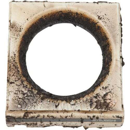 ベタベタして真っ黒な換気扇粉マジックリンを使えばピカピカに イメージ