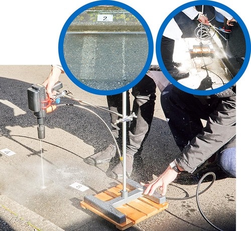 道路脇の汚れが溜まったコンクリートで洗浄力テスト ハンディ高圧洗浄機おすすめ イメージ2