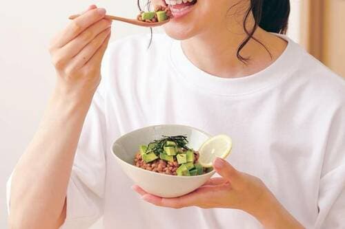 「腸活」を意識していつもの食品をチェンジ！ もち麦ごはんパックおすすめ イメージ