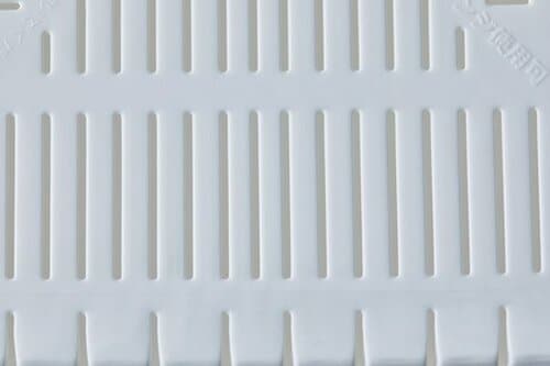C評価: リッチェルのバットつきザルは四角い角にひじきがたっぷり残る ザルおすすめ イメージ2