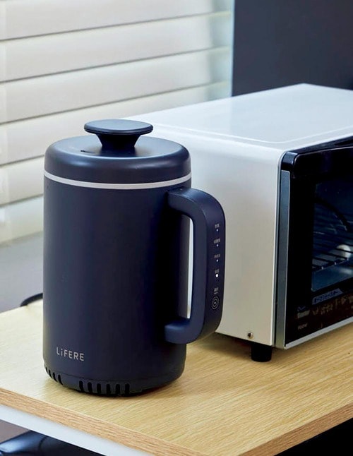 狭いキッチンにも置けて、設置性がいい エレコム「LiFERE 小型IH炊飯器」おすすめ イメージ