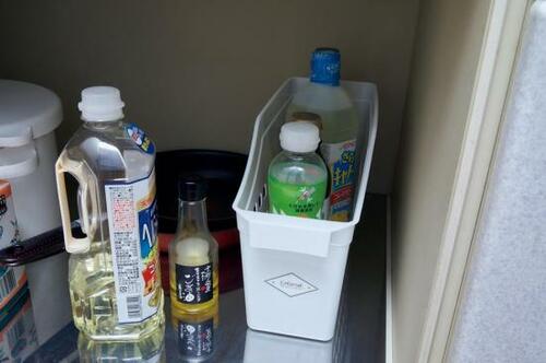 床に直置きだと奥のものは眠るだけです イメージ