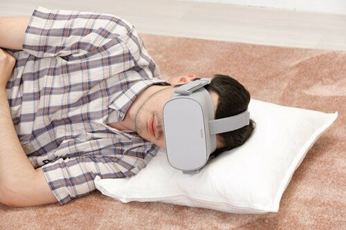 VRならではの使い方ごろ寝でも超快適!