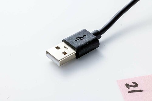 電源とのコネクタはタイプA