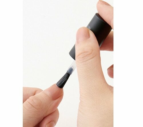 塗りやすさ：適度にとろみのある液でスルスル塗れる ネイルトップコートおすすめ イメージ