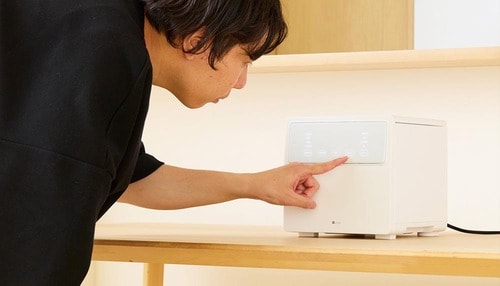 ＜ここはイマイチ＞操作パネルが正面だとかがむ必要あり 小型炊飯器おすすめ イメージ