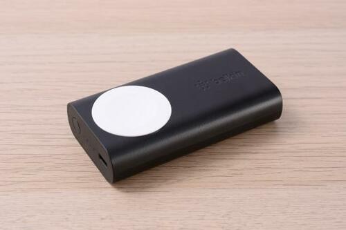 Belkin:BOOST CHARGE Apple Watch用モバイルバッテリー:充電器