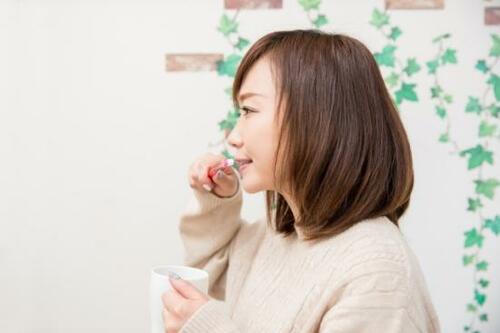 気になる口臭ケアには歯みがき+舌みがきが効果的!