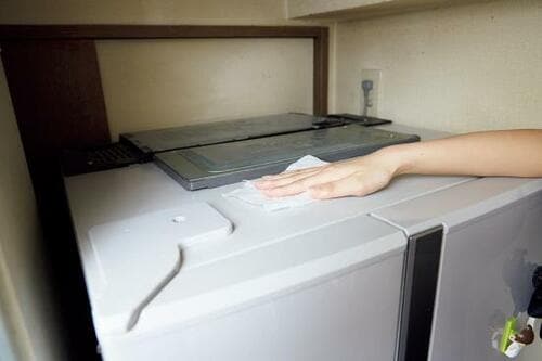 【ハウツー】冷蔵庫上は「セスキパック」で汚れを落とす イメージ4