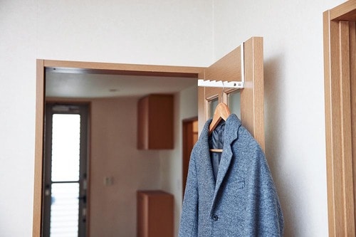 ポイント：毎日使うコートなども掛けておける イメージ