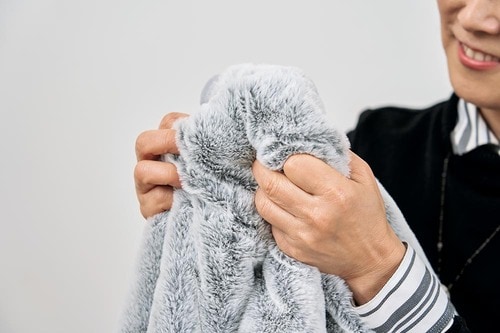 部屋がもっと快適に！ 足元が気持ちいい厚めラグがおすすめ イメージ