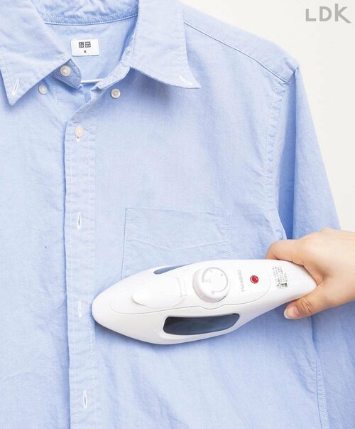 軽いので吊るし伸ばしも軽々 安くていい衣類スチーマーおすすめ イメージ
