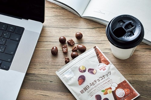 ほどよい甘さで糖質控えめなmatsukiyo LAB「糖質9.4g チョコナッツ」 低糖質スイーツ・お菓子おすすめ イメージ2